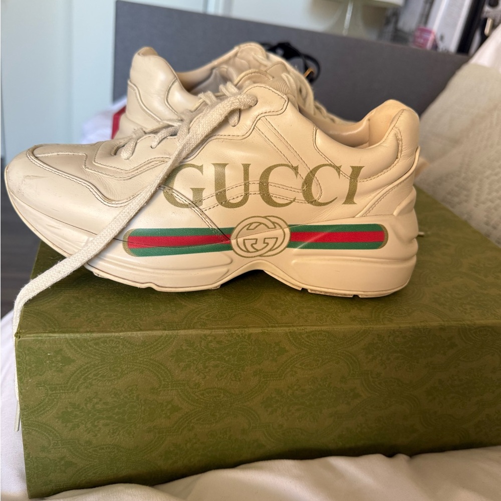 Gucci Beige Sneakers with Green and Red Accents